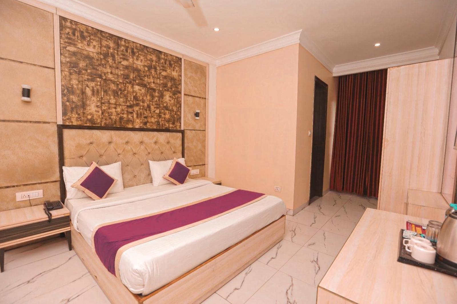 Hotel Almora Inn - Near By Delhi International Airport - With Free Airport Pickup And Drop Yeni Delhi Dış mekan fotoğraf