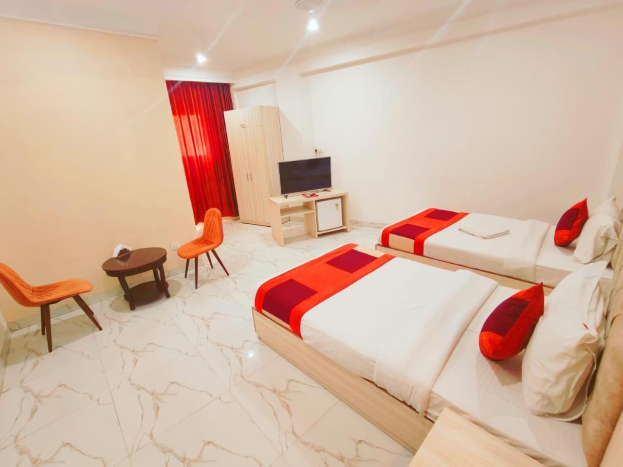 Hotel Almora Inn - Near By Delhi International Airport - With Free Airport Pickup And Drop Yeni Delhi Dış mekan fotoğraf