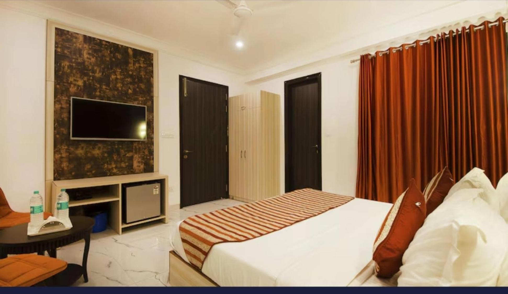 Hotel Almora Inn - Near By Delhi International Airport - With Free Airport Pickup And Drop Yeni Delhi Dış mekan fotoğraf