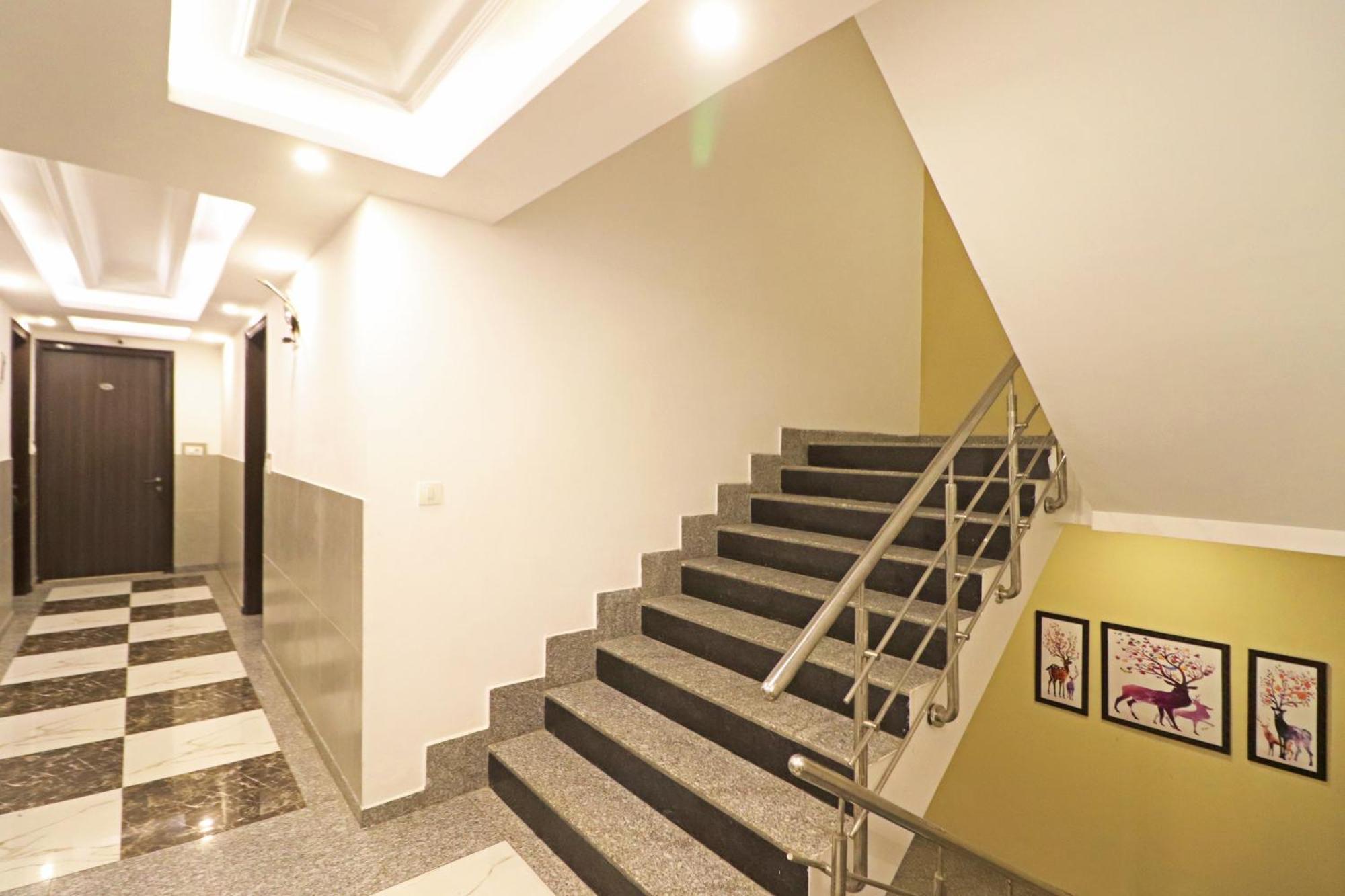 Hotel Almora Inn - Near By Delhi International Airport - With Free Airport Pickup And Drop Yeni Delhi Dış mekan fotoğraf