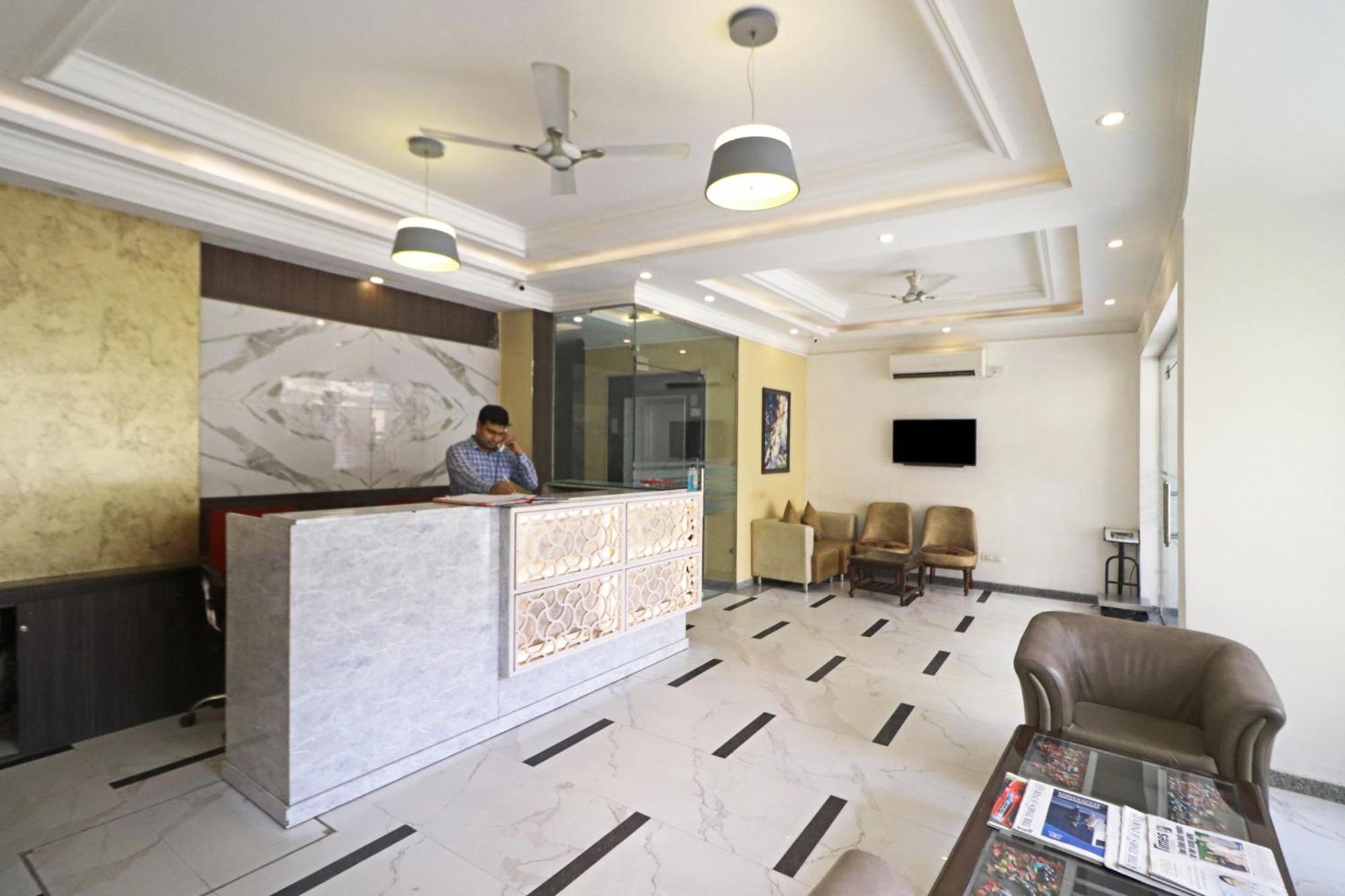 Hotel Almora Inn - Near By Delhi International Airport - With Free Airport Pickup And Drop Yeni Delhi Dış mekan fotoğraf