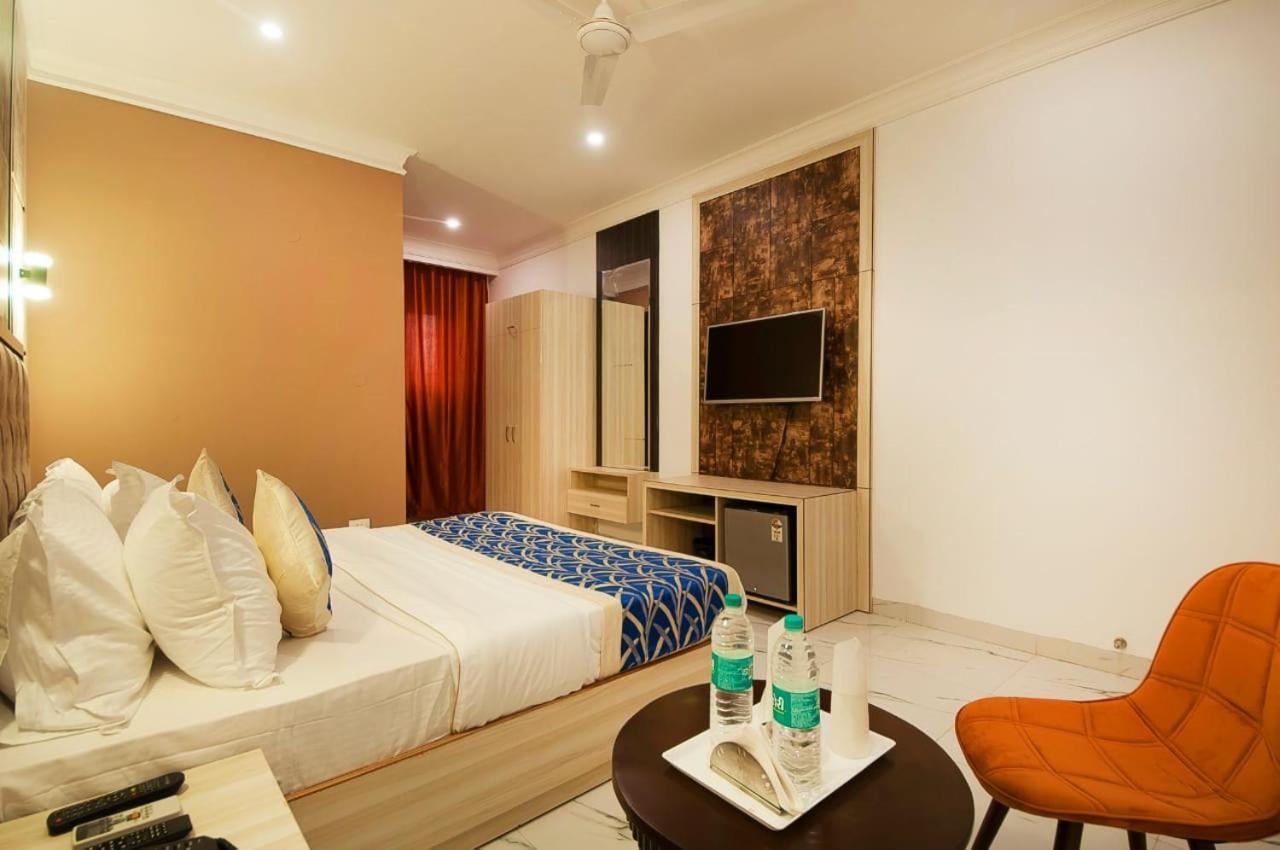 Hotel Almora Inn - Near By Delhi International Airport - With Free Airport Pickup And Drop Yeni Delhi Dış mekan fotoğraf
