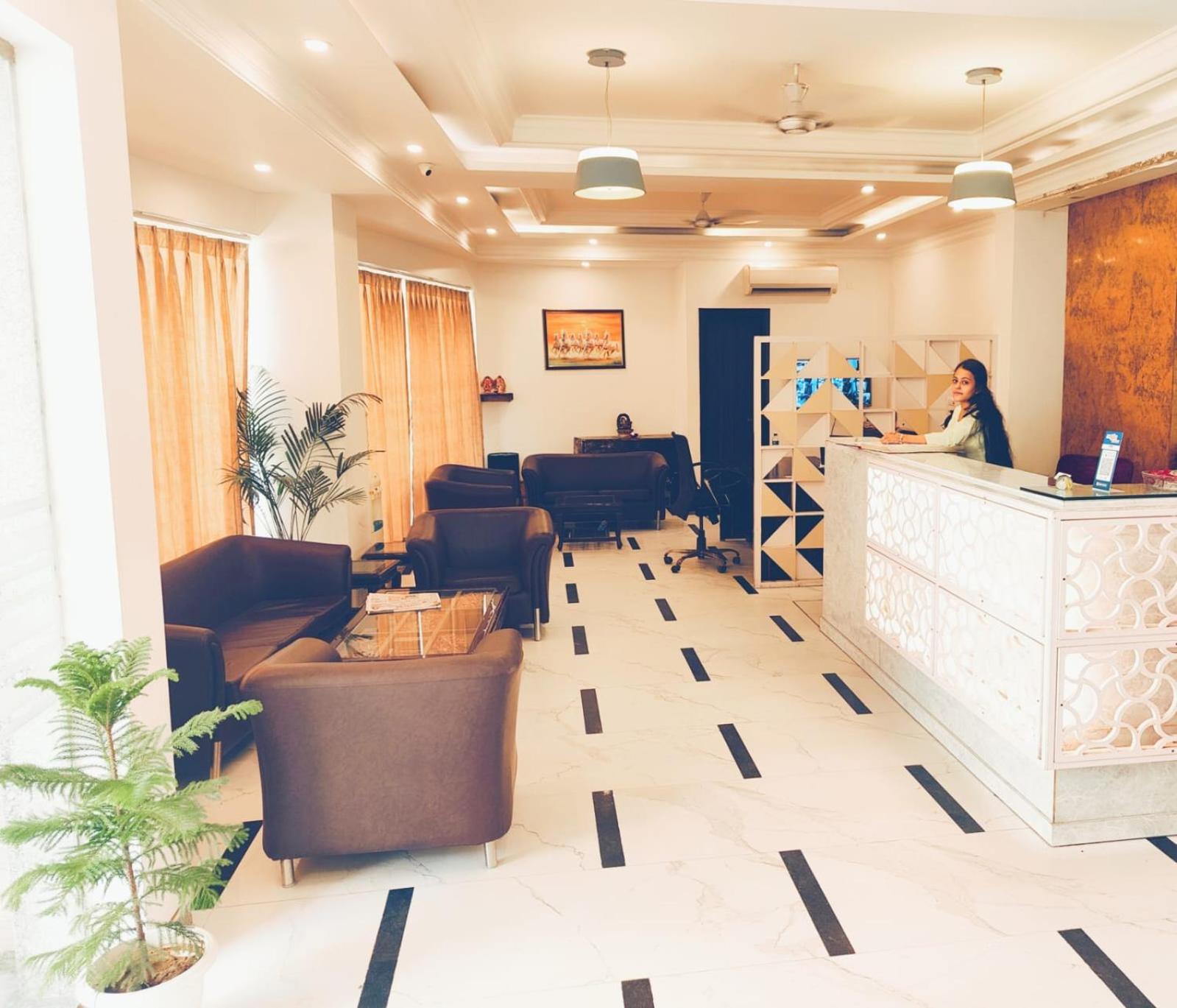 Hotel Almora Inn - Near By Delhi International Airport - With Free Airport Pickup And Drop Yeni Delhi Dış mekan fotoğraf