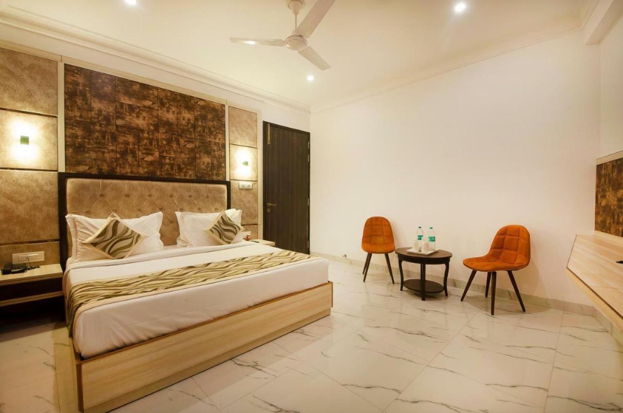 Hotel Almora Inn - Near By Delhi International Airport - With Free Airport Pickup And Drop Yeni Delhi Dış mekan fotoğraf