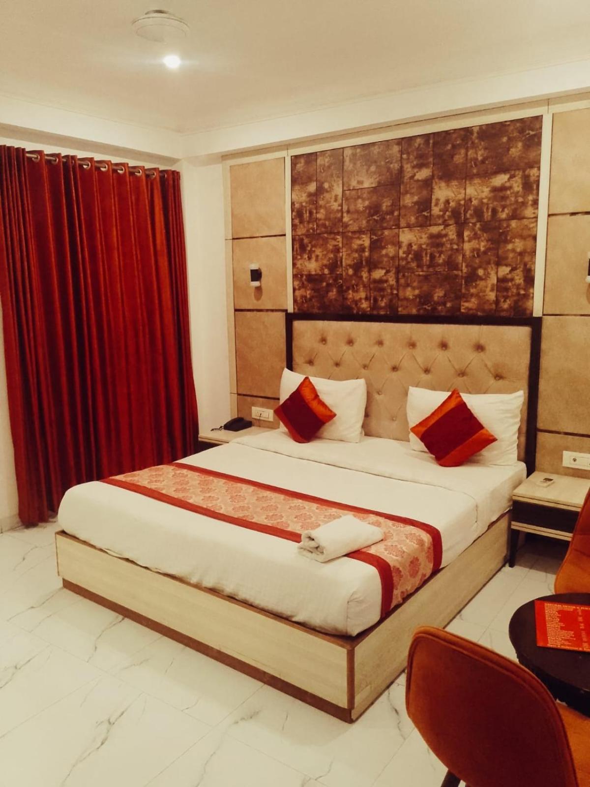 Hotel Almora Inn - Near By Delhi International Airport - With Free Airport Pickup And Drop Yeni Delhi Dış mekan fotoğraf