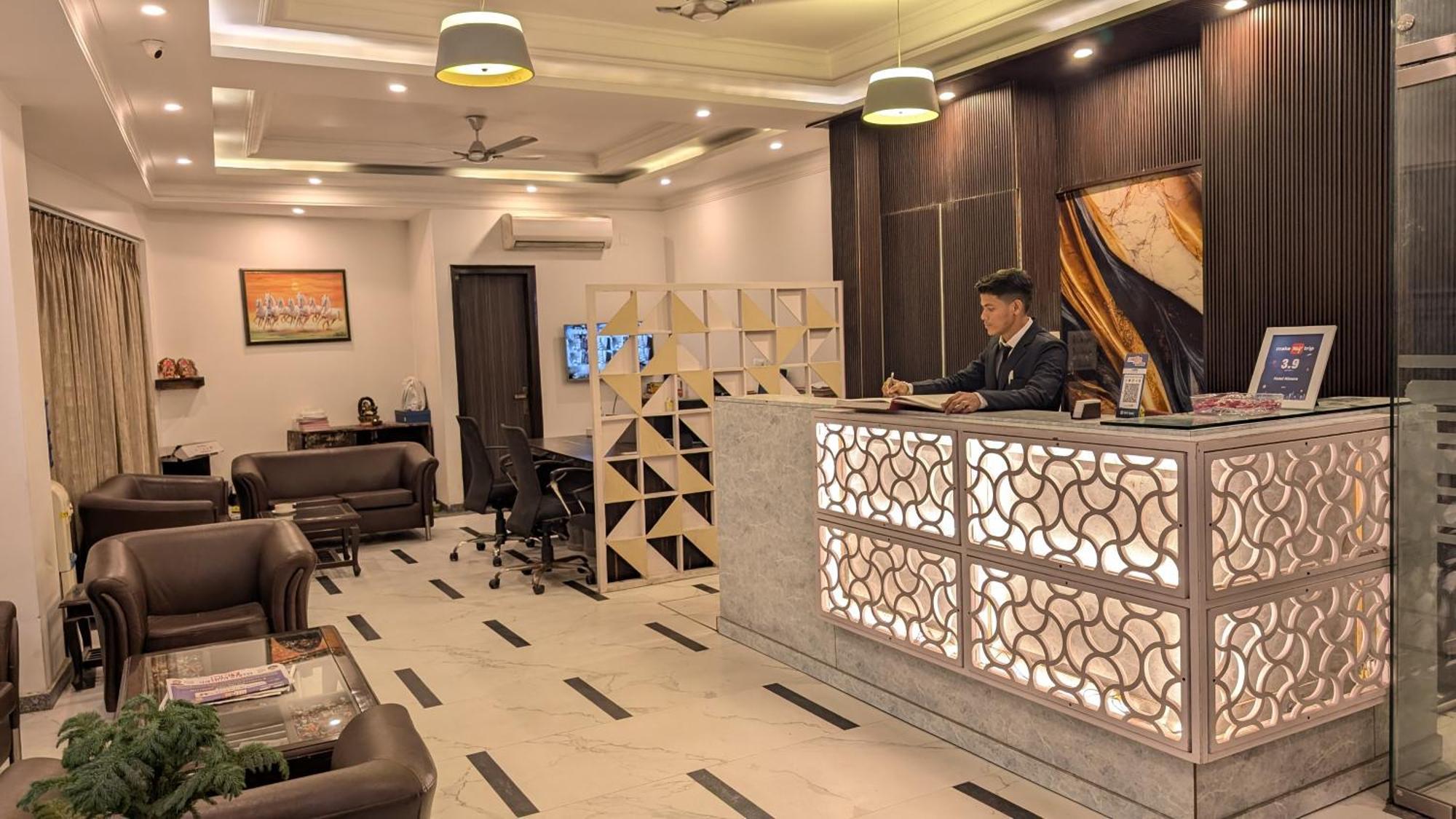 Hotel Almora Inn - Near By Delhi International Airport - With Free Airport Pickup And Drop Yeni Delhi Dış mekan fotoğraf